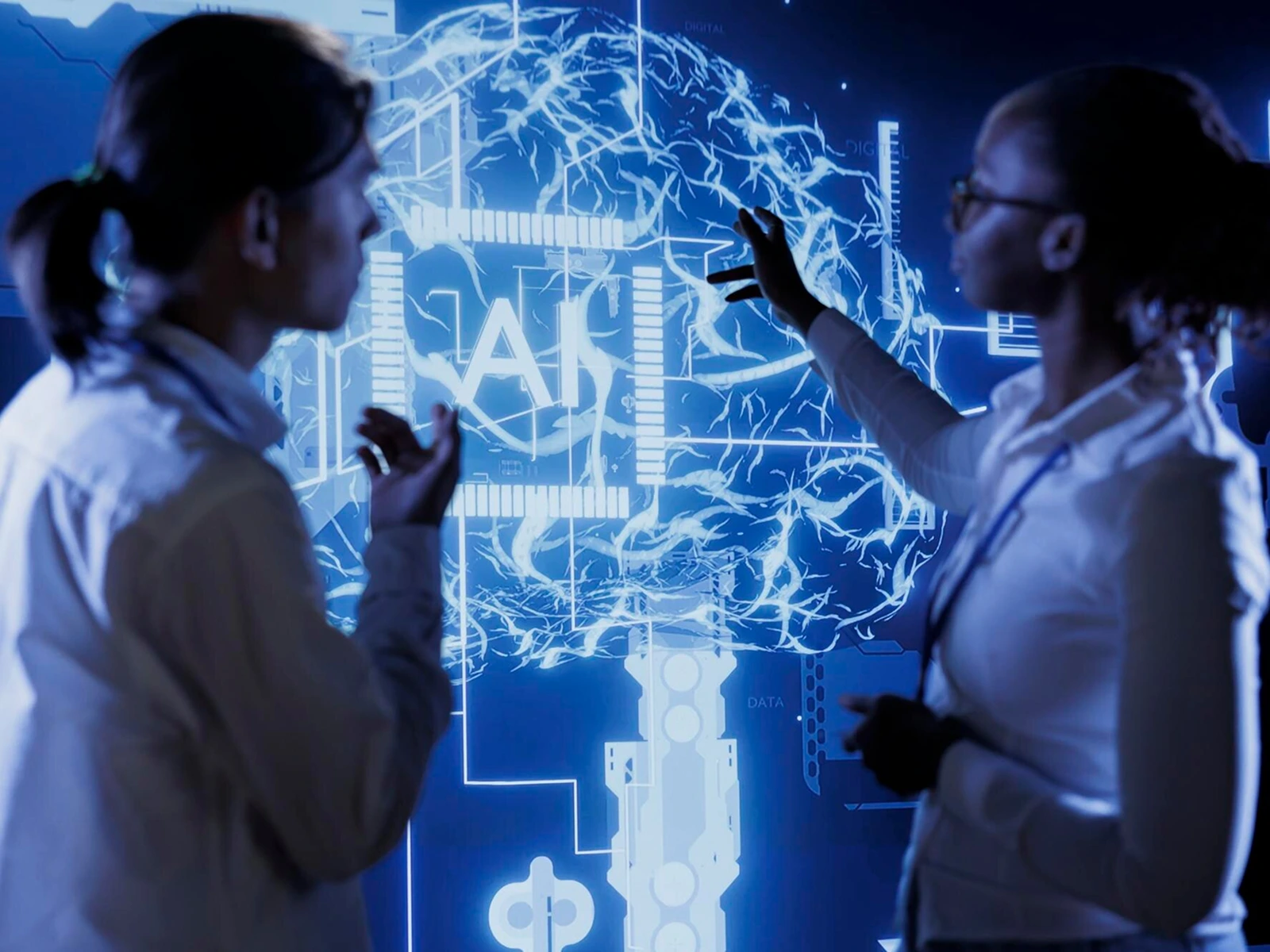 Data & Intelligence for Decision Makers